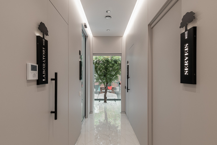 pasillo de clínica dental ballester