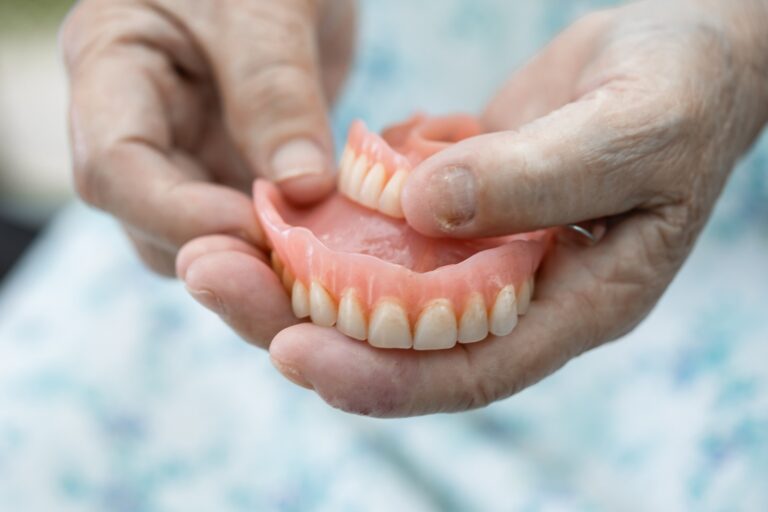 Tipos de dentaduras postizas